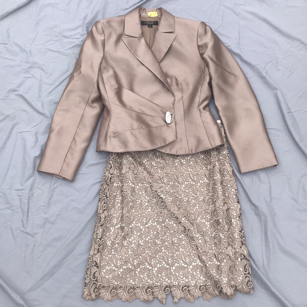 Size 6 Tahari Suit